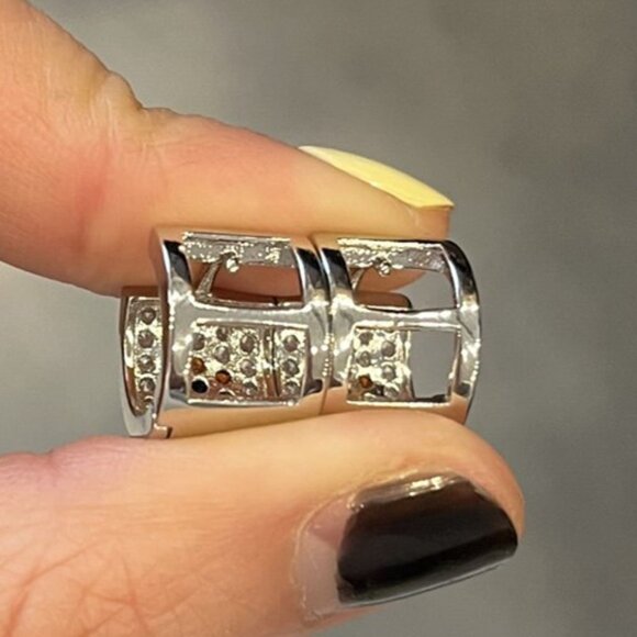 💥 Rhinestone Full CZ Cute Flower Shaped Hoop Earrings for Women, HA4545 - Picture 4 of 4